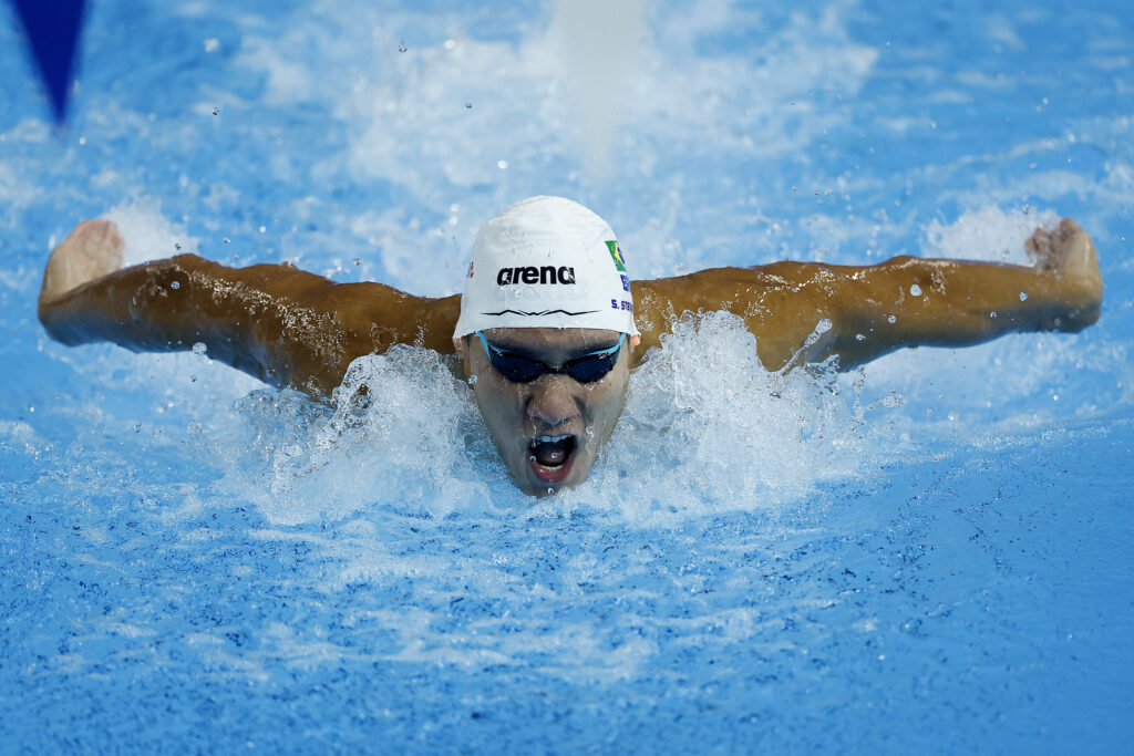 Beatriz Bezerra, Stephan Steverink e Victor Alcará mostraram dedicação e foco no maior palco da natação mundial.
